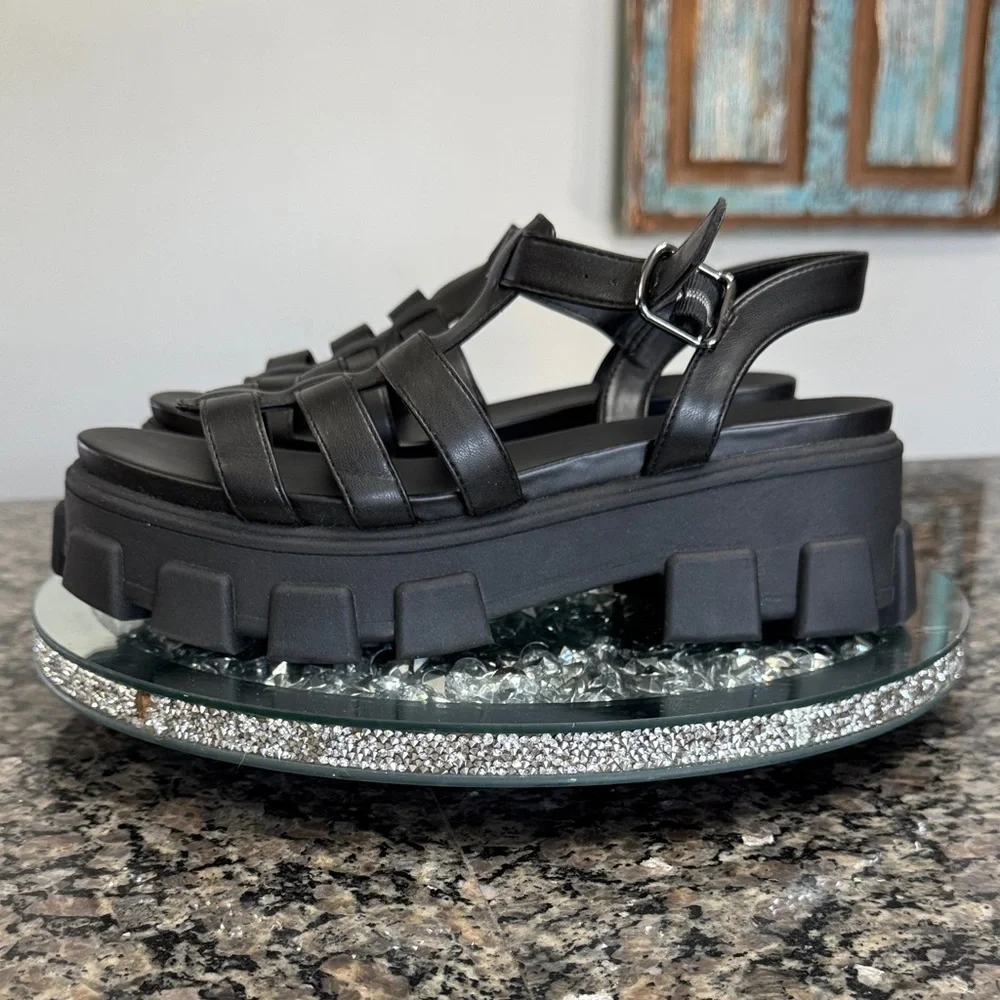 Circus NY Black Platform Sandals NEW 10